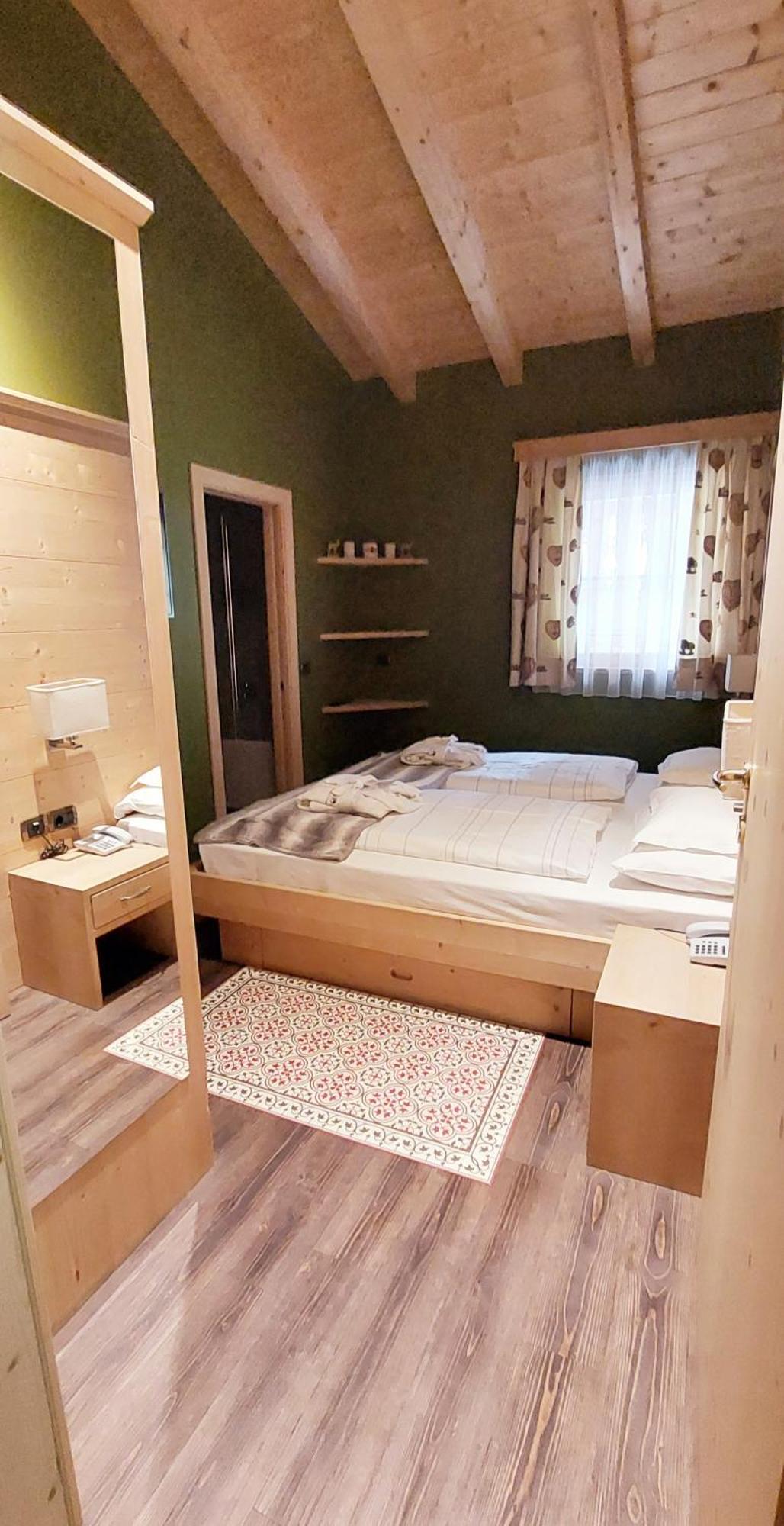 Hotel Somont เซลวาดีวัลการ์เดนา ภายนอก รูปภาพ