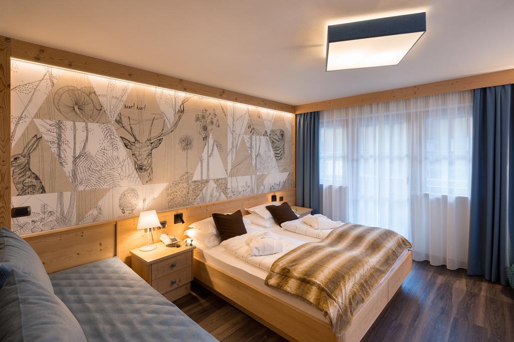 Hotel Somont เซลวาดีวัลการ์เดนา ภายนอก รูปภาพ