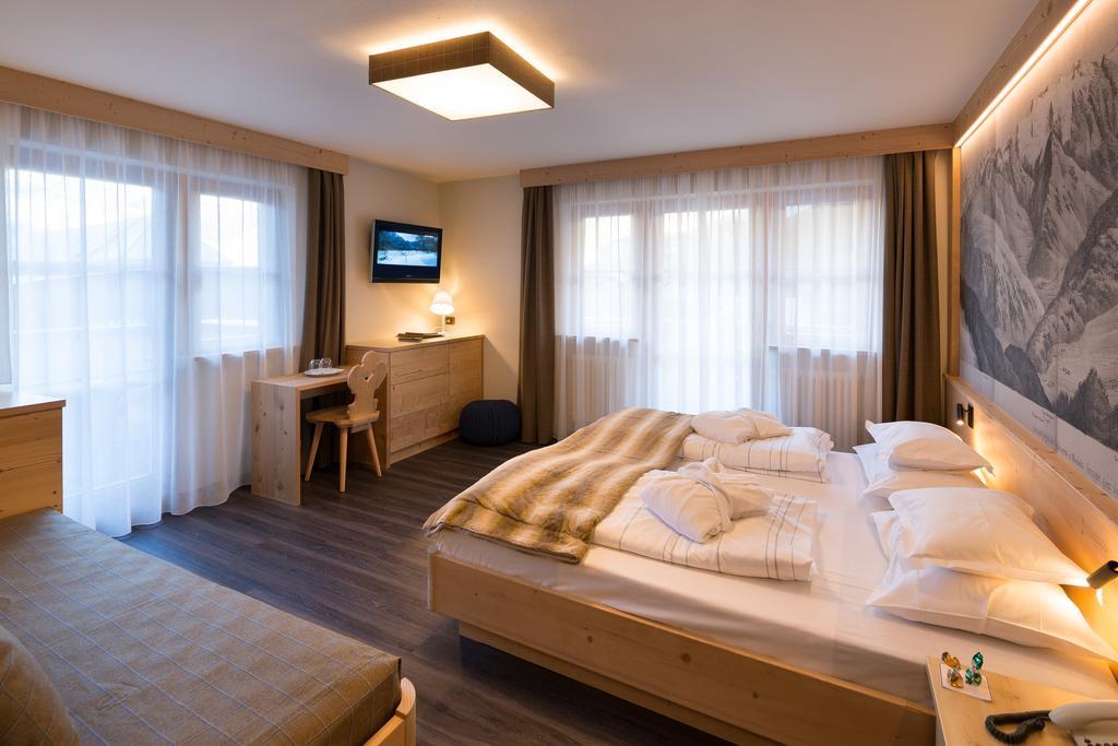 Hotel Somont เซลวาดีวัลการ์เดนา ภายนอก รูปภาพ