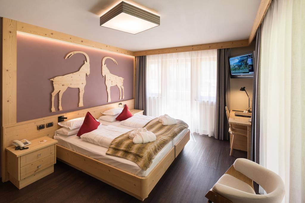 Hotel Somont เซลวาดีวัลการ์เดนา ภายนอก รูปภาพ