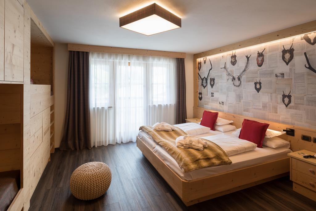 Hotel Somont เซลวาดีวัลการ์เดนา ภายนอก รูปภาพ